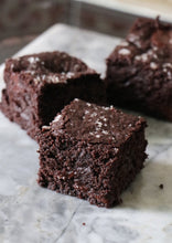 Load image into Gallery viewer, Chocolate Fudge Brownies