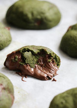 Load image into Gallery viewer, Stuffed Matcha Cookies