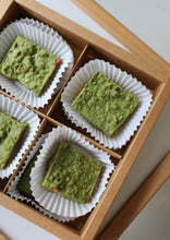 Load image into Gallery viewer, Sea Salt Matcha Strawberry / Hojicha Feuilletine Squares
