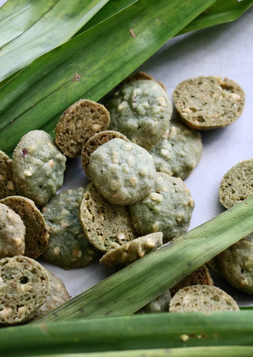 [Seasonal] Mini Pandan Hazelnut Cookies